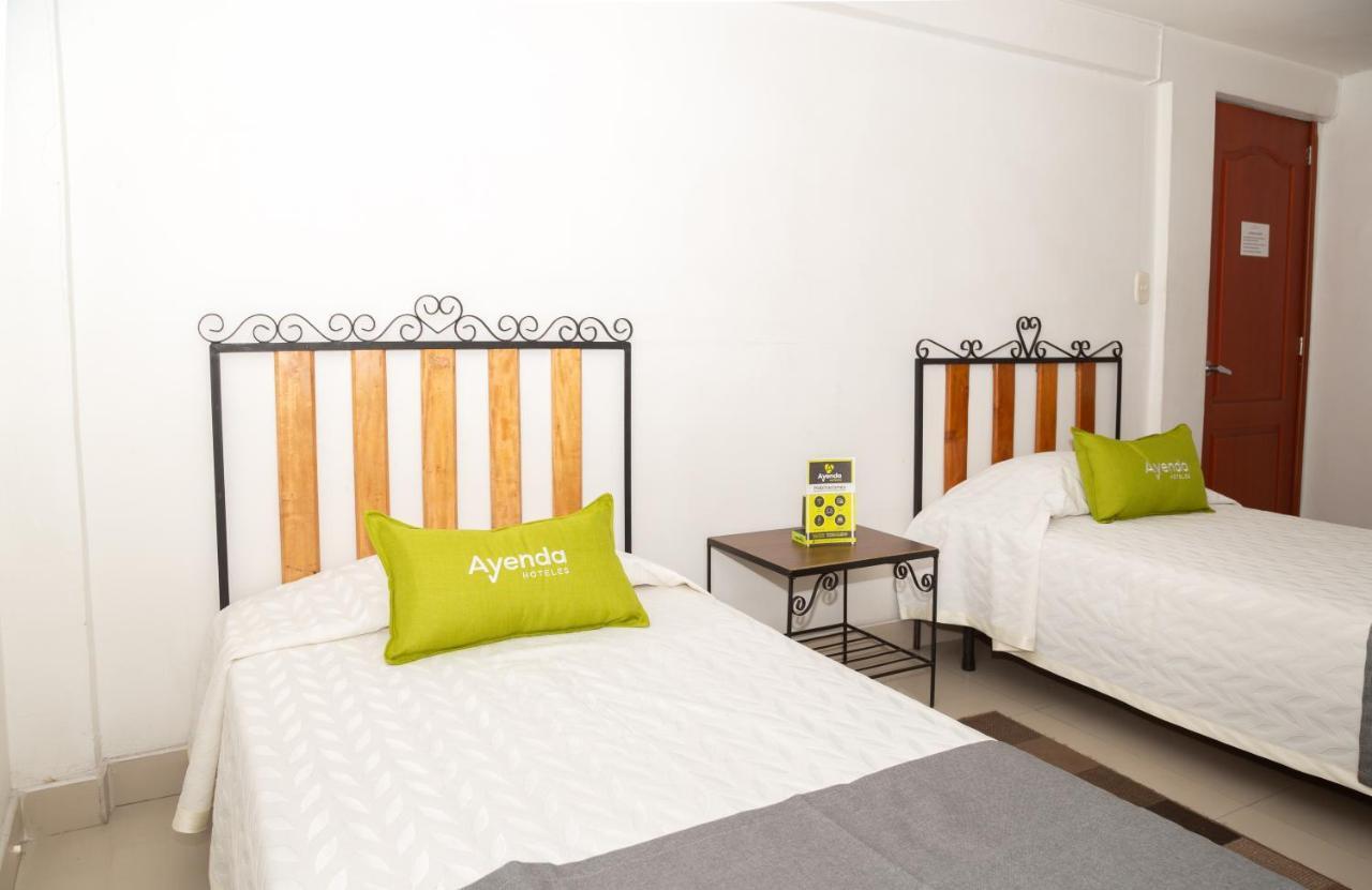 Ayenda 1131 Casa Valencia Hotel มานิซาเลส ภายนอก รูปภาพ